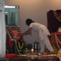 20100815_Photo_1008_05-paying-respects-to-Guru-Murthy-photo_CMP_WM